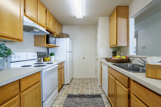 Mission Ranch Apartments in Chico, CA - Building Photo - Interior Photo