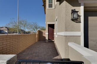 102 Ella Ashman Ave in Henderson, NV - Building Photo - Building Photo