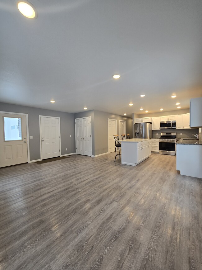 1796 E Lake Mitchell Dr in Cadillac, MI - Building Photo - Building Photo