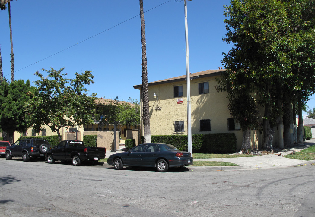 1701-1705 E Kay St in Compton, CA - Foto de edificio