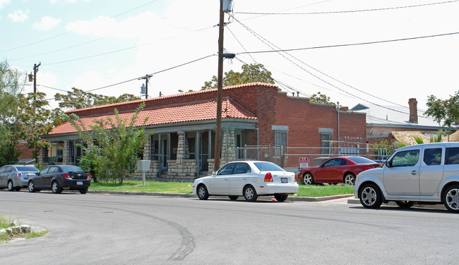 902-912 Olive Ave in El Paso, TX - Building Photo - Building Photo