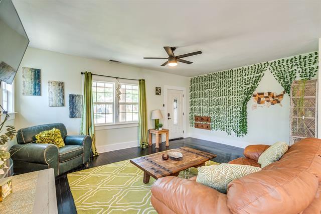 2706 Bomar Ave in Fort Worth, TX - Building Photo - Building Photo