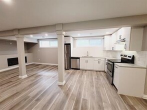 7414-7483 83 Ave NW in Edmonton, AB - Building Photo - Building Photo