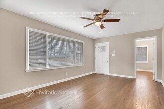 4802 Glenwood Rd, Unit Garage in Decatur, GA - Building Photo - Building Photo