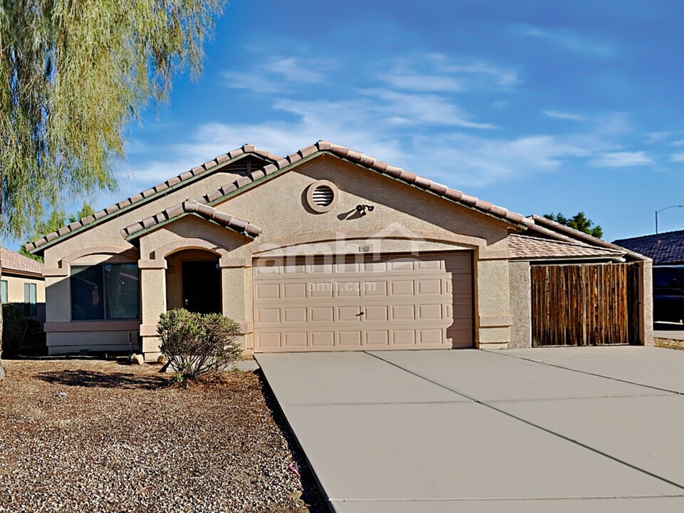 15820 W Jefferson St in Goodyear, AZ - Building Photo