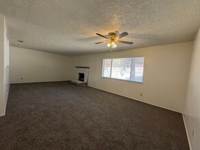 15870 La Paz Ct in Victorville, CA - Building Photo - Building Photo