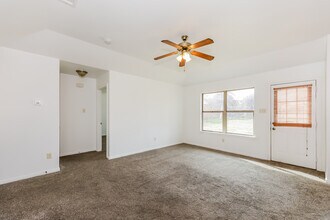 413 Maplewood St in Azle, TX - Building Photo - Building Photo