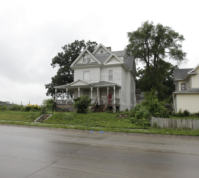 1044 19th Pl in Des Moines, IA - Foto de edificio