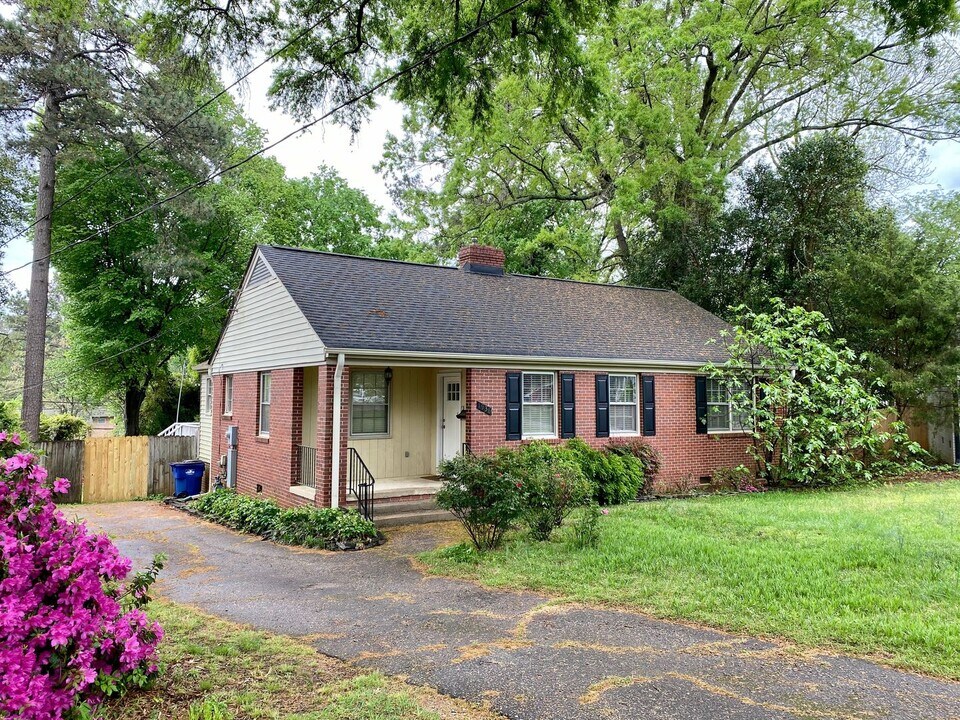 1938 Fairfield Dr in Raleigh, NC - Building Photo