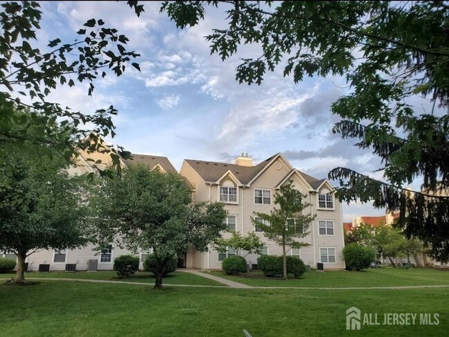 5 Edinburgh Ct in Edison, NJ - Building Photo - Building Photo