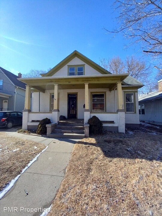 28 Bluff St in Council Bluffs, IA - Building Photo