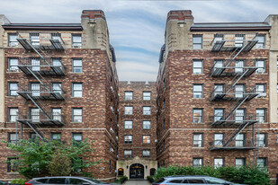 DeWitt Clinton in Long Island City, NY - Foto de edificio - Primary Photo