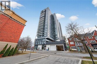 370 Martha St in Burlington, ON - Building Photo - Building Photo