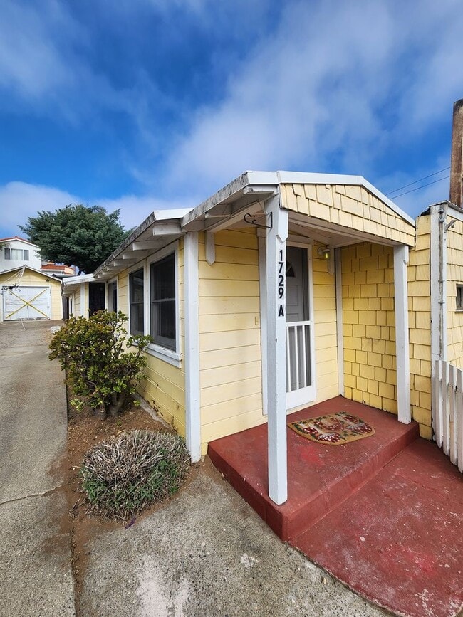 1729 Newport Ave in Grover Beach, CA - Building Photo - Building Photo