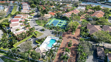 30 Pelican Pointe Dr in Delray Beach, FL - Building Photo - Building Photo
