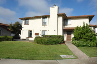 1561 Moorpark Ave in San Jose, CA - Building Photo - Building Photo