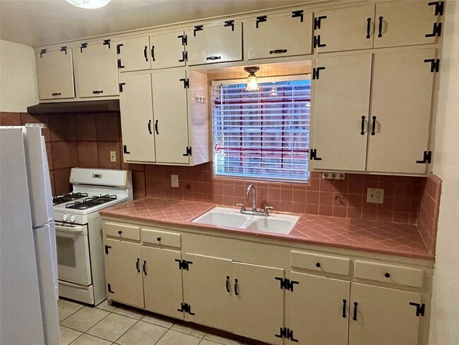 property at 1411 Indiana St