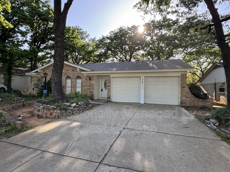 2708 Hilldale Blvd in Arlington, TX - Foto de edificio