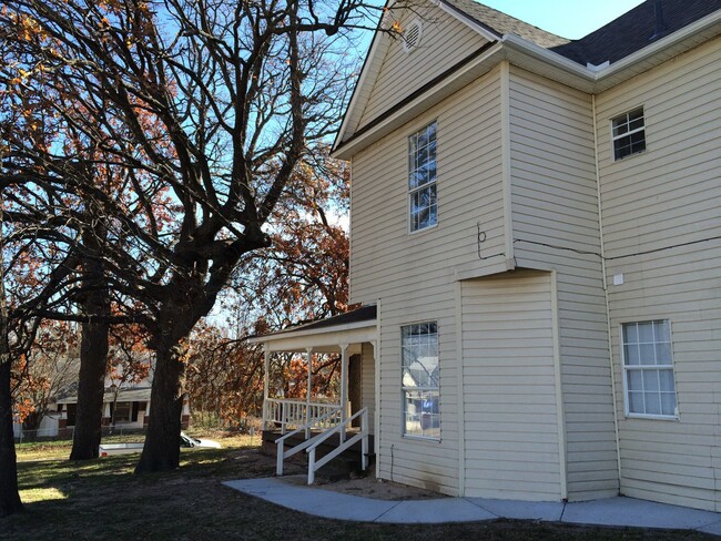 property at 328 N Philadelphia Ave