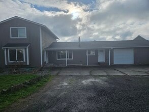 3034 Jackson Hwy in Chehalis, WA - Building Photo - Building Photo