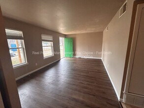 2301 S V St, Unit 1 in Fort Smith, AR - Foto de edificio - Building Photo