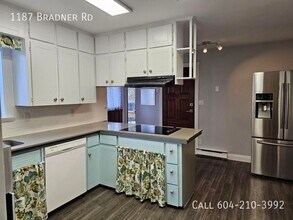 Gorgeous 3 Bedroom Home on Acreage in Bradner! in Abbotsford, BC - Building Photo - Building Photo