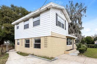 7036 Lucky Dr E in Jacksonville, FL - Building Photo - Building Photo