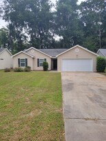 106 Five Oaks Ct in Savannah, GA - Building Photo