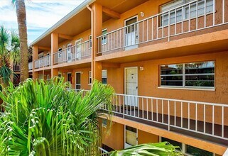 12760 Indian Rocks Rd in Largo, FL - Building Photo - Building Photo