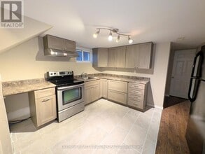 5864 Keith St in Niagara Falls, ON - Building Photo - Building Photo