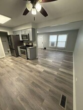 1311 Kingsbury Dr in Hanover Park, IL - Building Photo - Building Photo