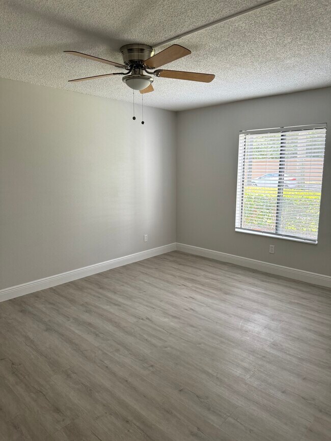 8207 Sun Spring Cir in Orlando, FL - Building Photo - Building Photo