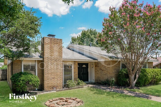 9814 Emory Oak Cir in Dallas, TX - Building Photo - Building Photo