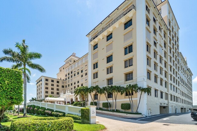150 Bradley Pl in Palm Beach, FL - Foto de edificio - Building Photo