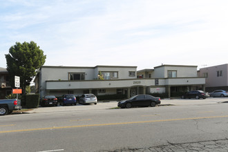 2820 S Sepulveda Blvd in Los Angeles, CA - Building Photo - Building Photo