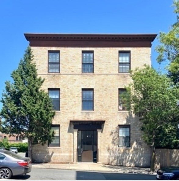 property at 50 Baldwin St