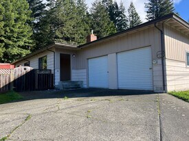 116 Park Ave in Blue Lake, CA - Building Photo