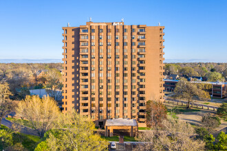 The Yorktown in Tulsa, OK - Foto de edificio - Building Photo