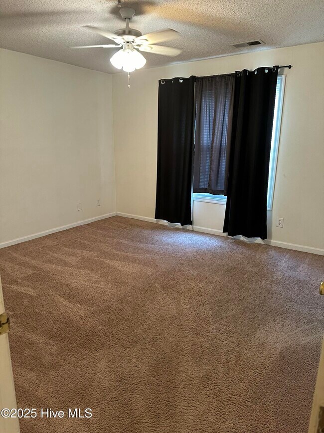705 Summertime Ln in Wilmington, NC - Building Photo - Building Photo