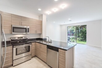 2664 SW 81st Ter in Miramar, FL - Building Photo - Building Photo