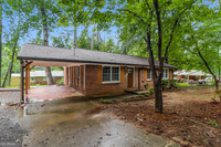 4067 Garden Cir in Acworth, GA - Foto de edificio - Building Photo