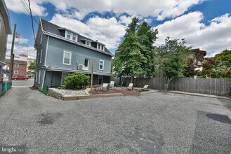 357 Lyceum Ave in Philadelphia, PA - Foto de edificio - Building Photo