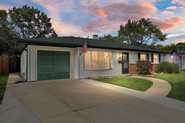 property at 904 Woodland Dr