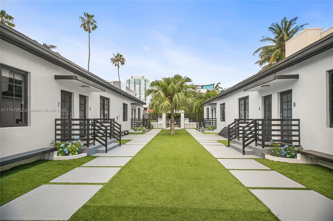 733 Michigan Ave in Miami Beach, FL - Building Photo