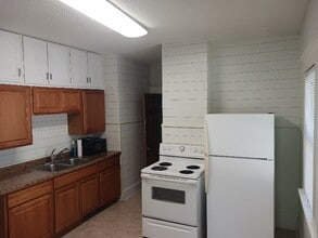 1144 W Center St in Rochester, MN - Building Photo - Building Photo