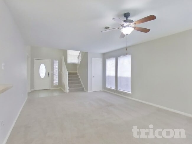 1702 Glacier Blue Dr in Fresno, TX - Foto de edificio - Building Photo