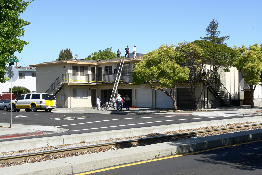 675 Hilton St in Redwood City, CA - Foto de edificio