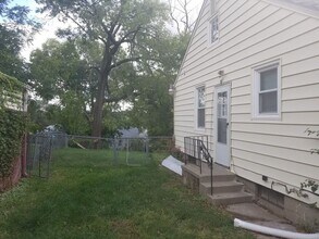4327 Larimore Ave in Omaha, NE - Building Photo - Building Photo