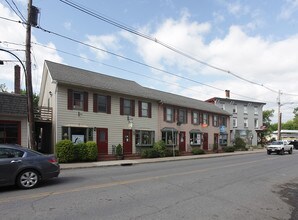 6-12 E Market St in Red Hook, NY - Building Photo - Building Photo