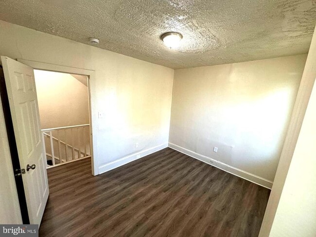 property at 1001 W 7th St